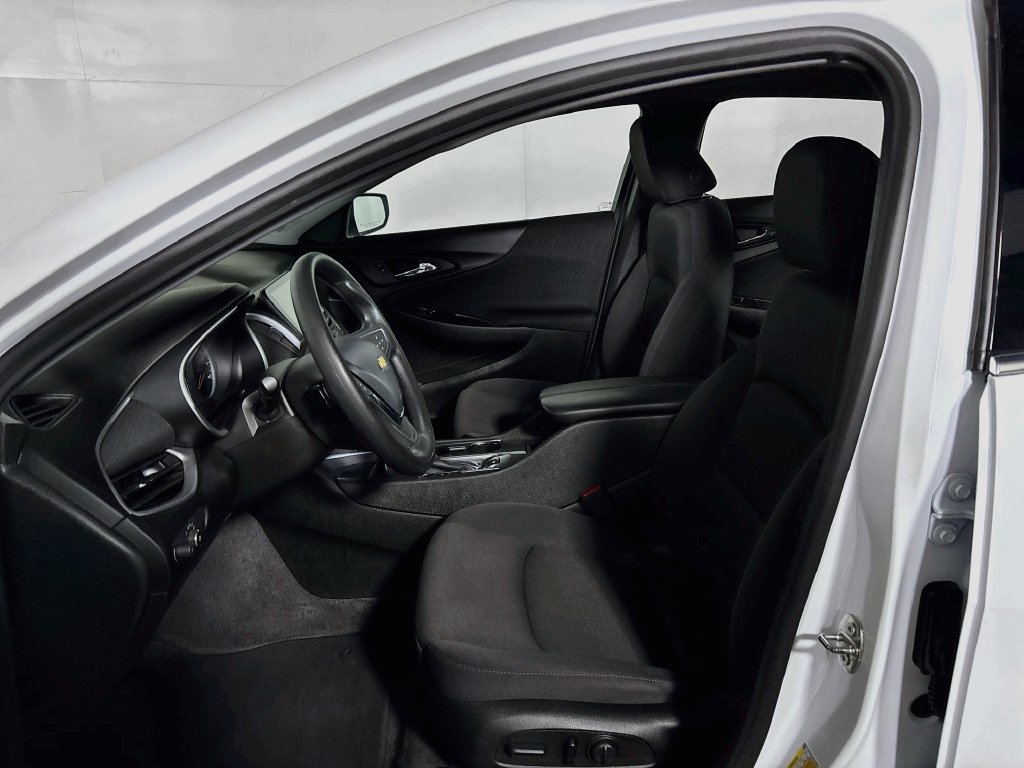 Used 2023 Summit White Chevrolet LT image 11