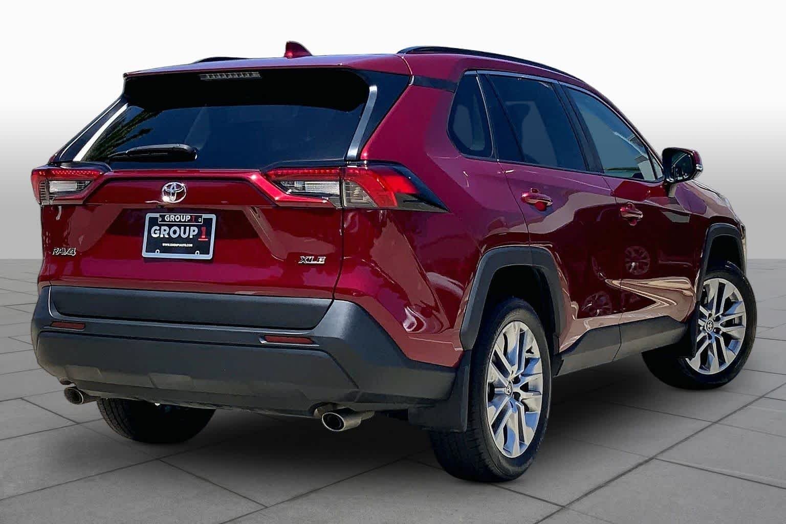 Used 2024 Ruby Flare Pearl Toyota XLE Premium image 13