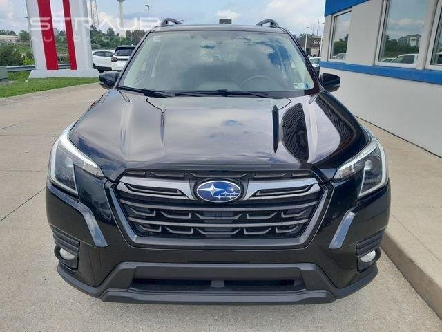 Used 2023 Crystal Black Silica Subaru Limited image 4