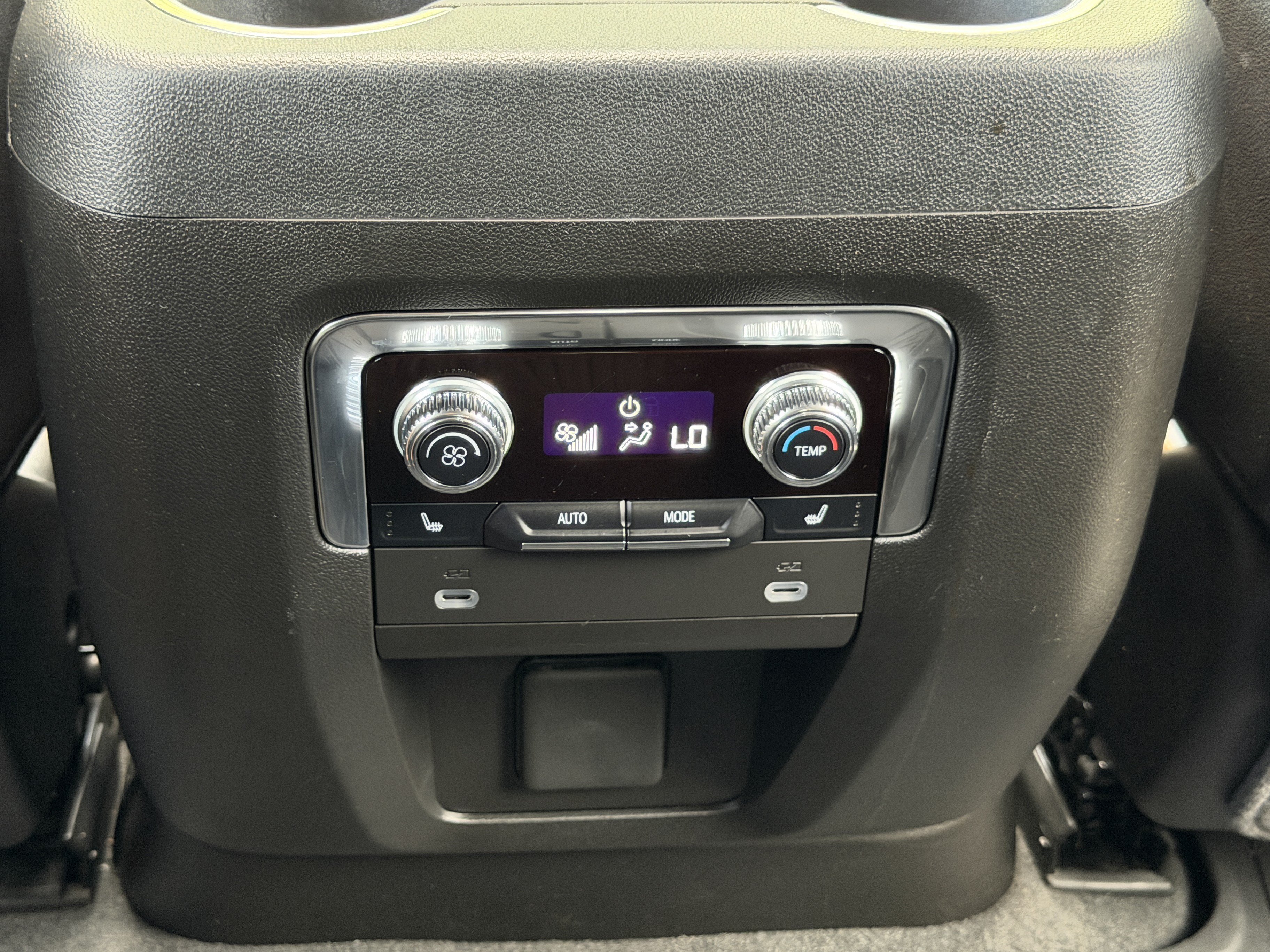Used 2024 Onyx Black GMC AT4 image 30