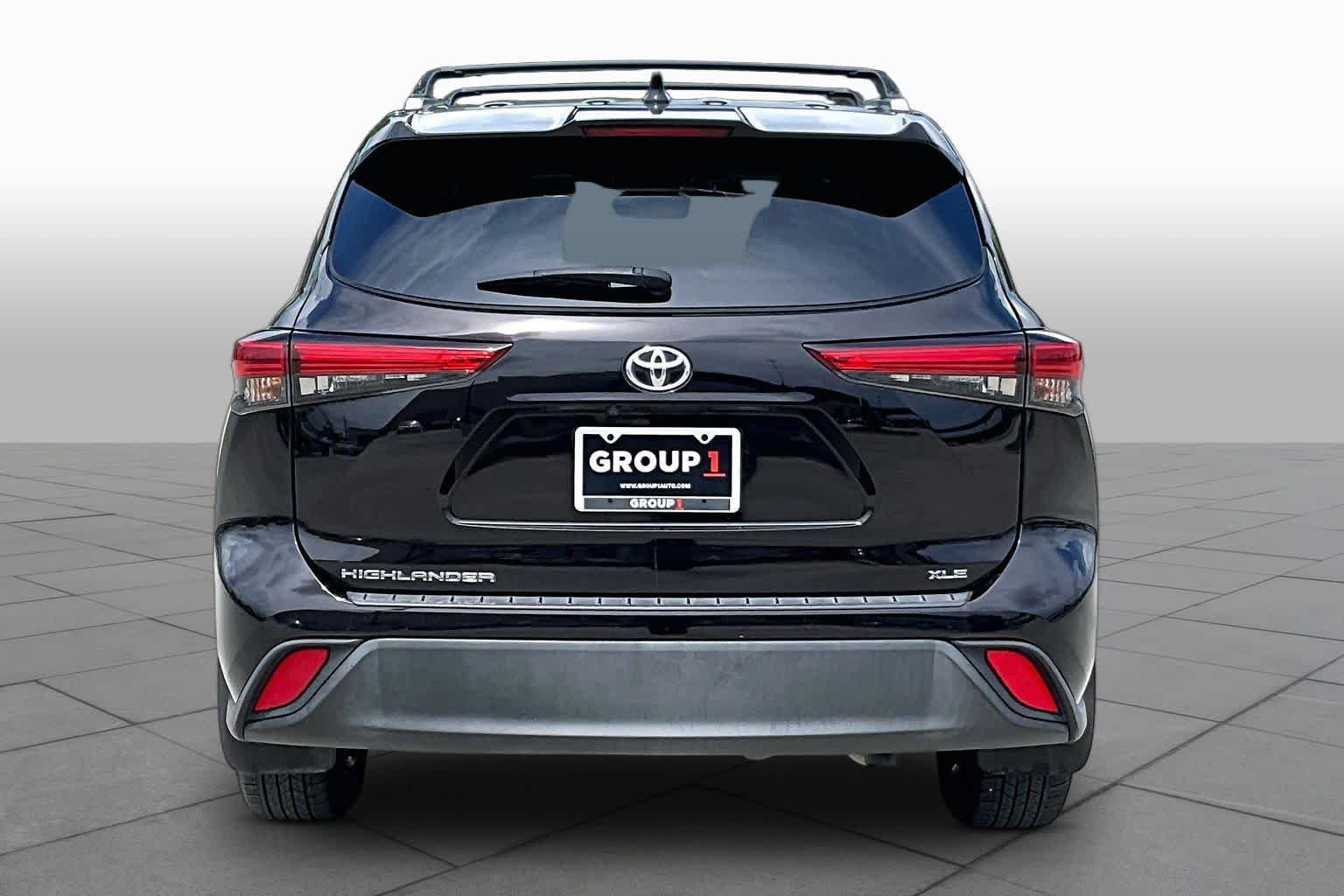 Used 2022 Opulent Amber Toyota XLE image 5