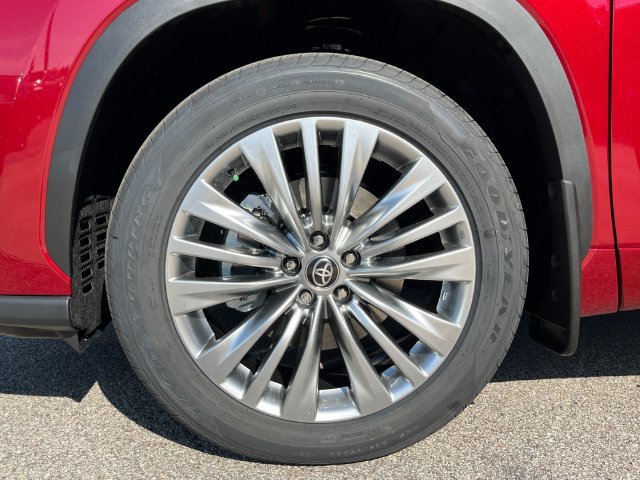 New 2026 Ruby Flare Pearl Toyota Platinum image 31