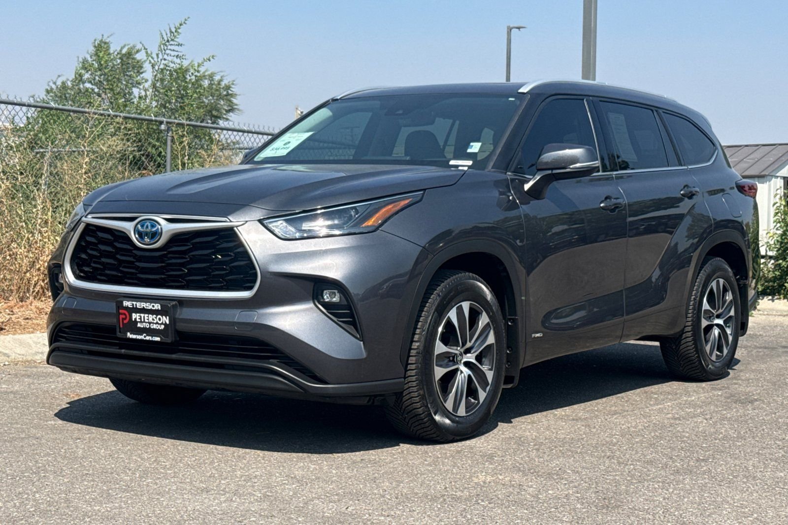 Used 2022 Gray Toyota XLE image 8