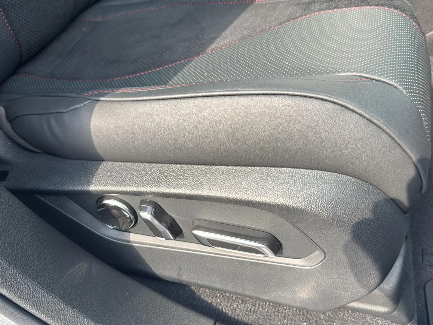 2026 Acura RDX A-Spec Package - Photo 16