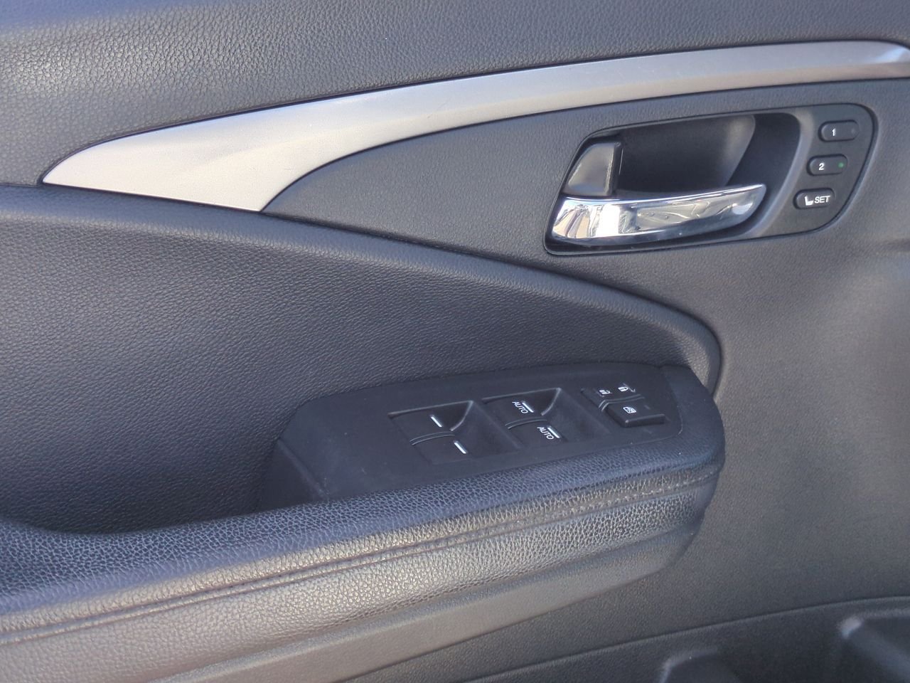 2022 Honda Pilot SE - Photo 24