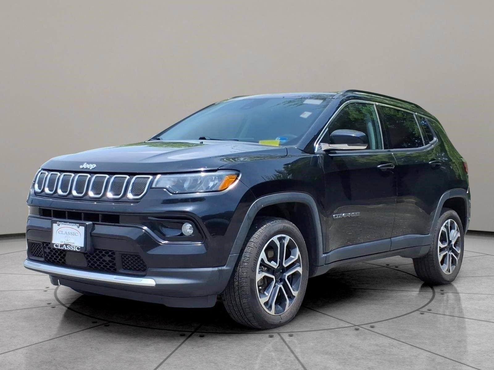Used 2022 Diamond Black Crystal Pearlcoat Jeep Limited image 1