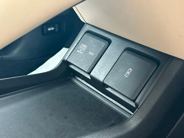 Used 2021  Acura Base image 53
