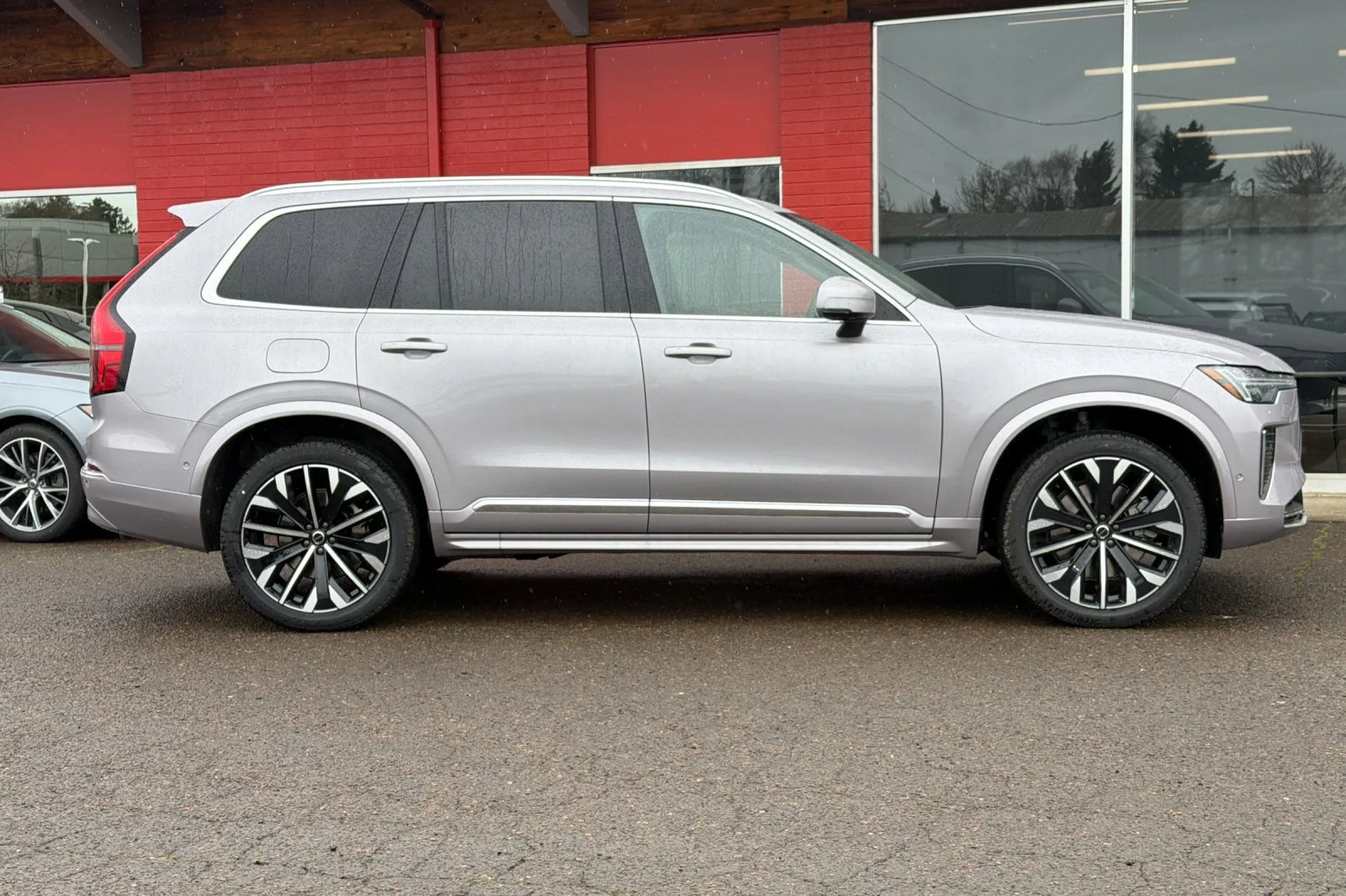 New 2026 AURORA SILVER Volvo Plus image 3