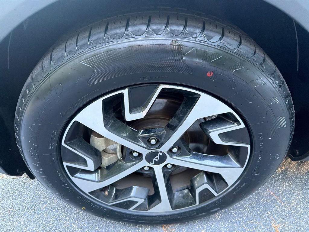 2025 Kia Sportage EX - Photo 11