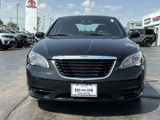 Used 2012 Chrysler 200 S with VIN 1C3CCBHG4CN181536 for sale in Dixon, IL