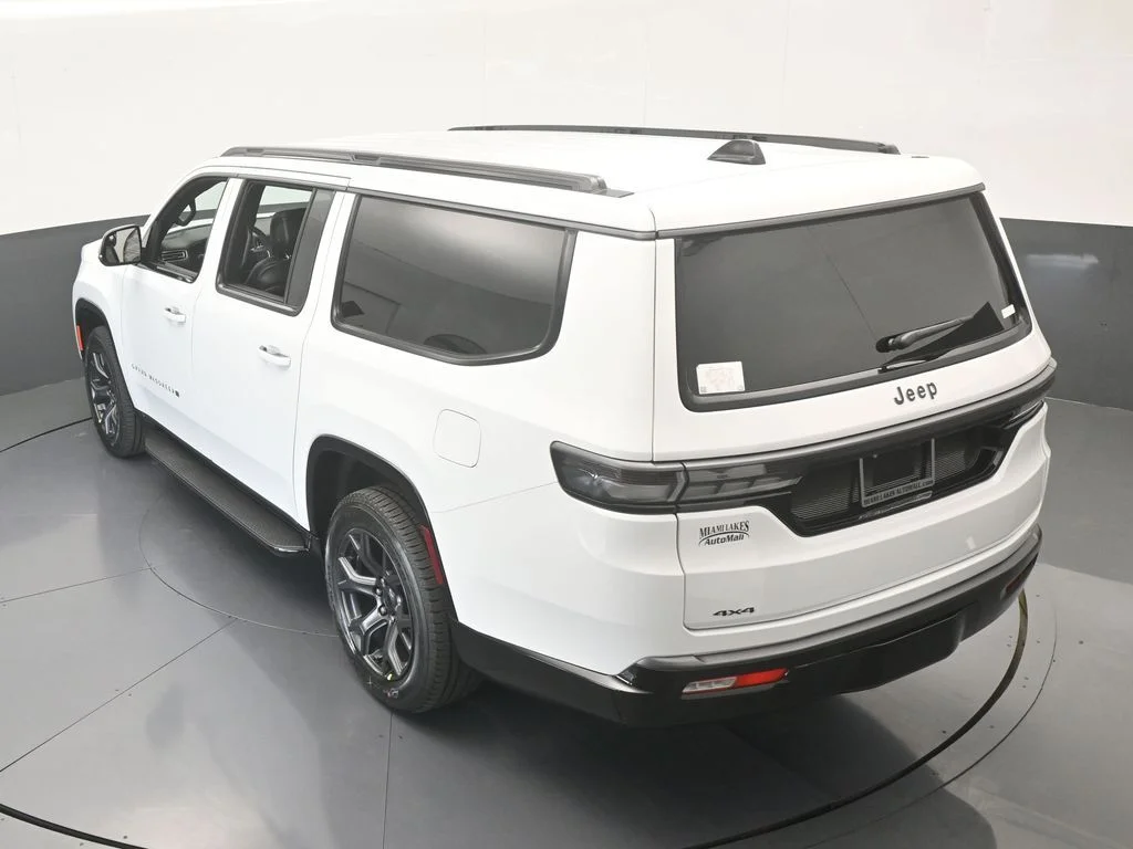 New 2026 Bright White Clear-Coat Exterior Paint Jeep Limited Altitude image 46