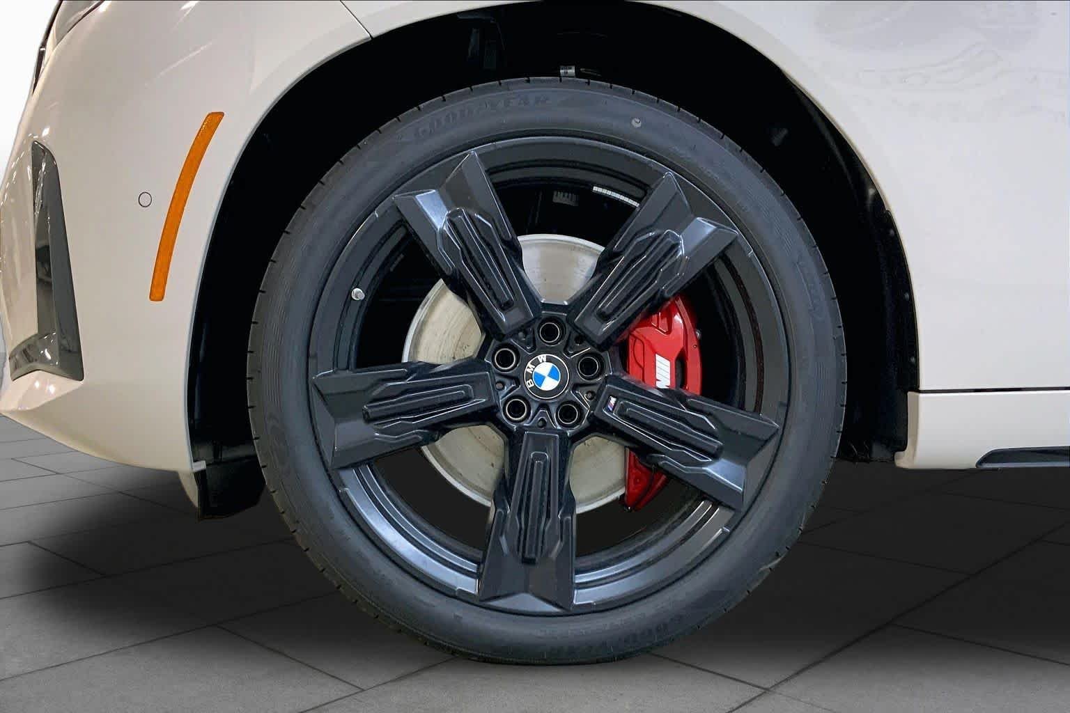 New 2026 Dune Grey Metallic BMW M50 xDrive image 11