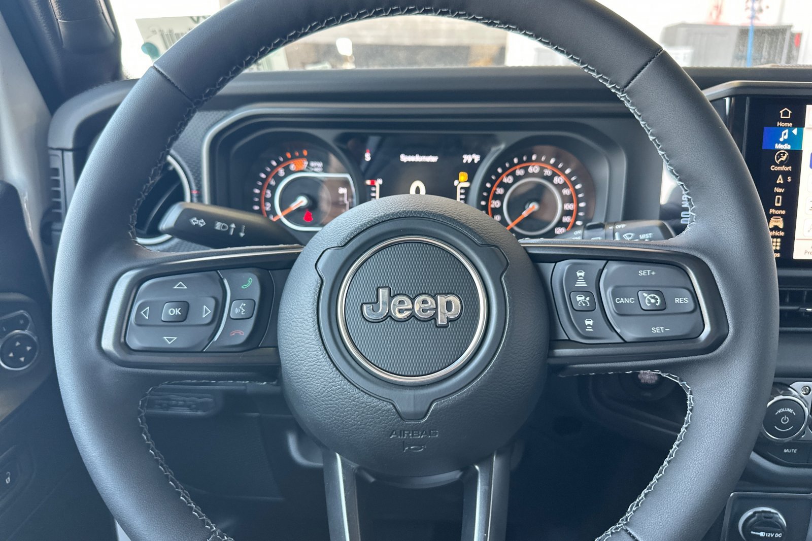 New 2026 Bright White Clearcoat Jeep Rubicon X image 24