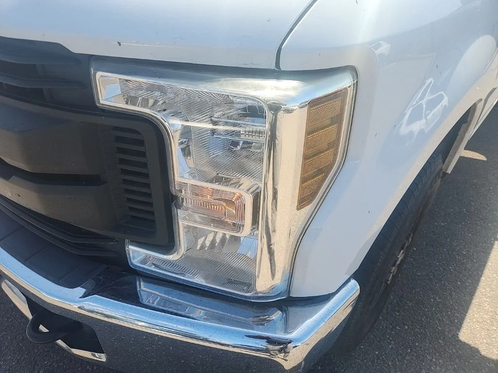 Used 2018 White Ford XL image 5