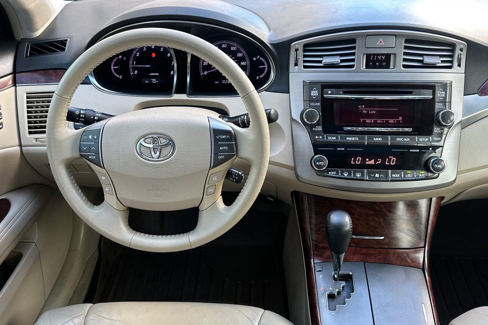 Used 2011 Black Toyota Base image 14