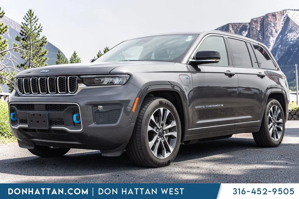 Used 2023 Gray Jeep Overland 4xe image 1