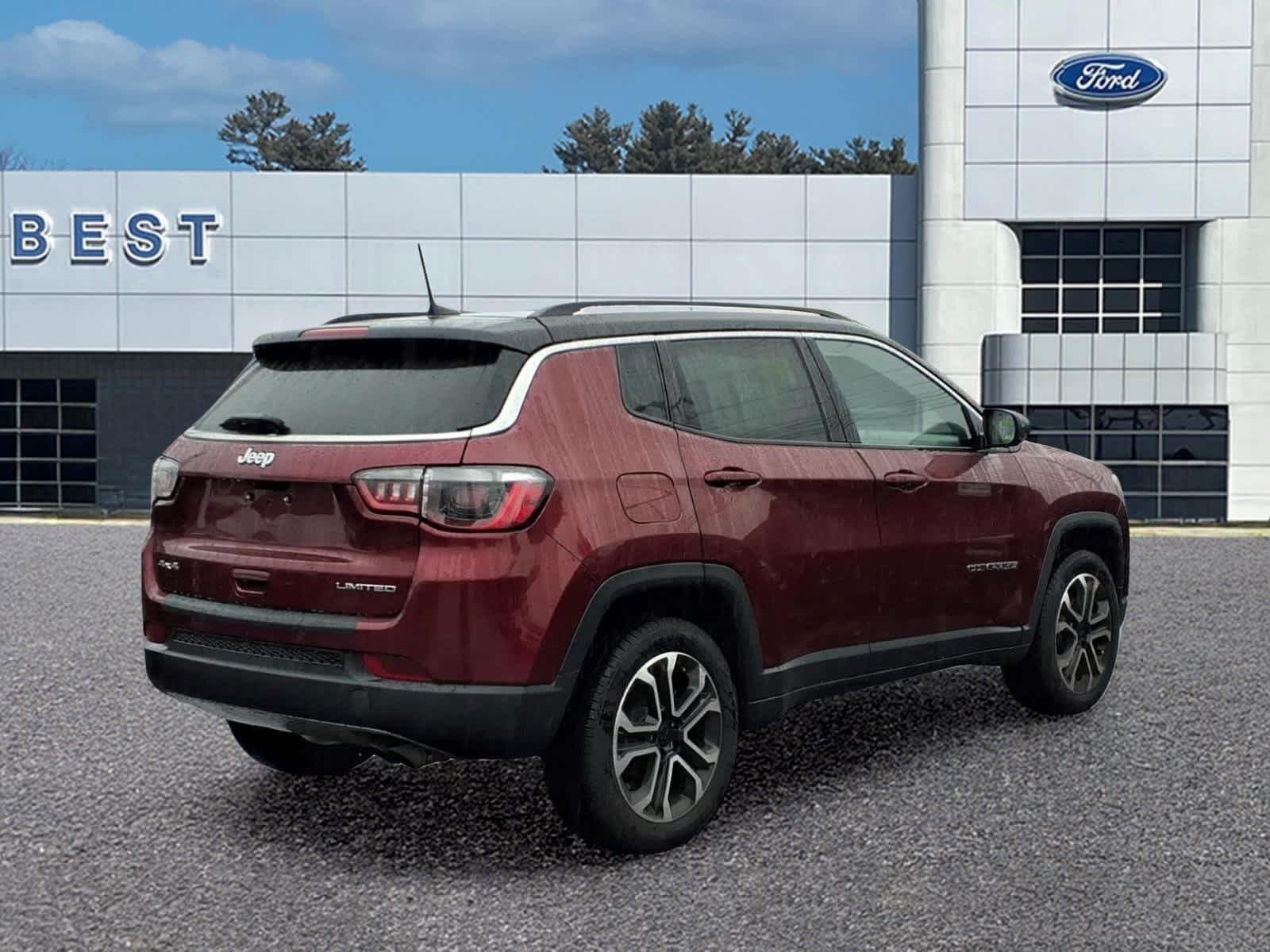 Used 2022 Velvet Red Pearlcoat Jeep Limited image 7