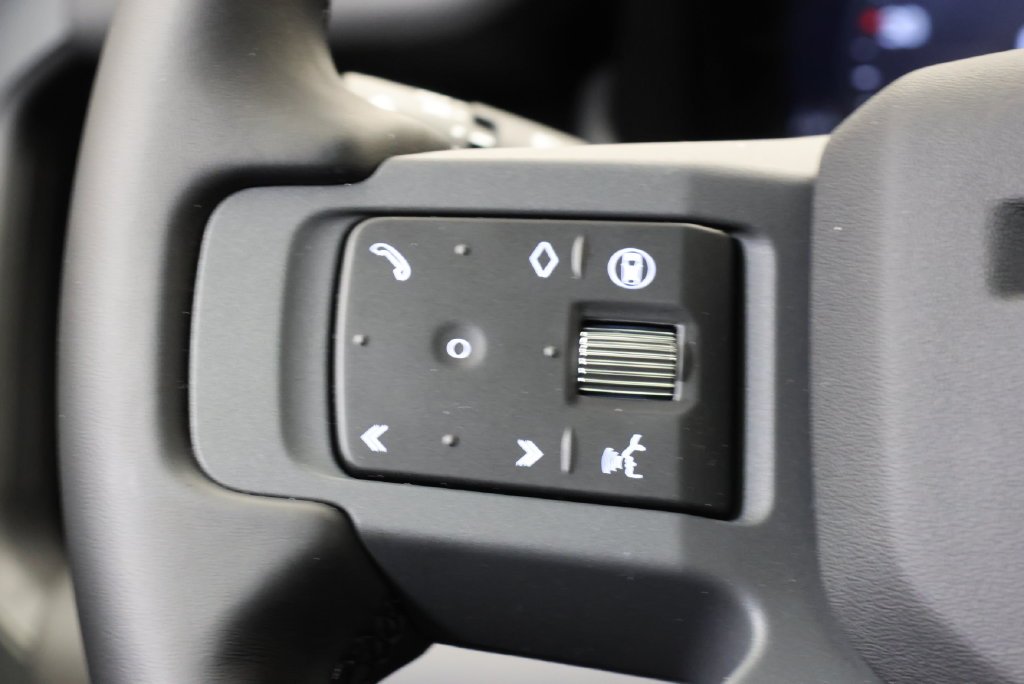 New 2026 Woolstone Green Land Rover X-Dynamic SE image 18