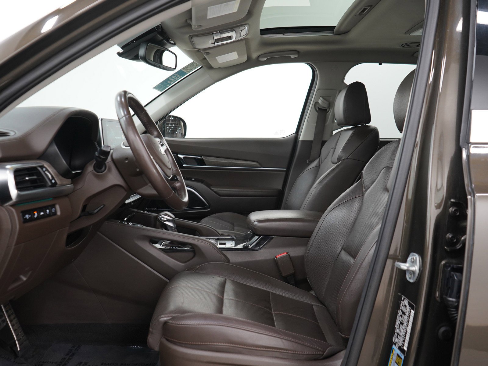 Used 2020 Dark Moss Kia SX AWD image 28