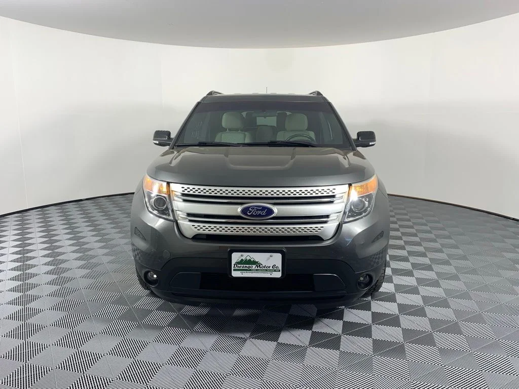 Used 2015 Gray Ford XLT image 3