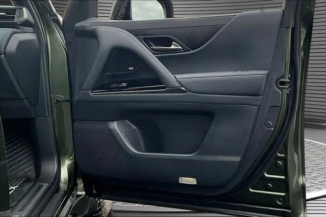 Used 2025 Green Lexus 700h Overtrail image 29