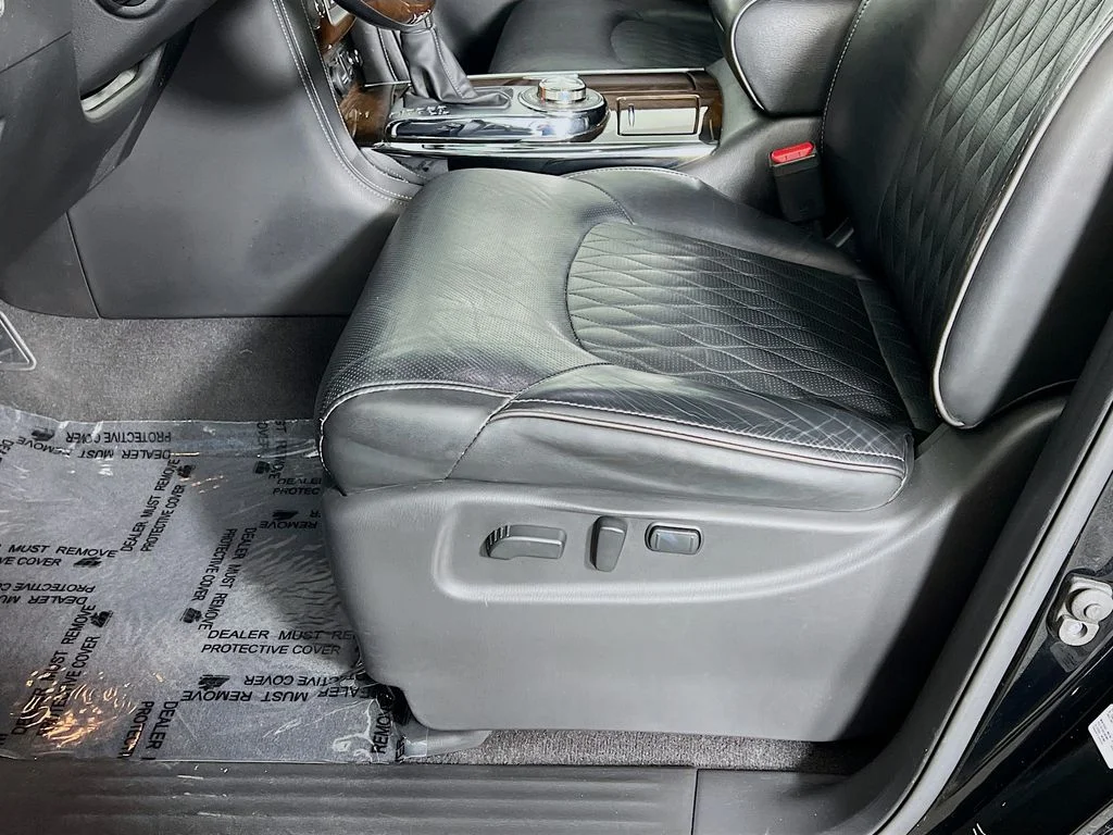 Used 2019 Black INFINITI LUXE image 20