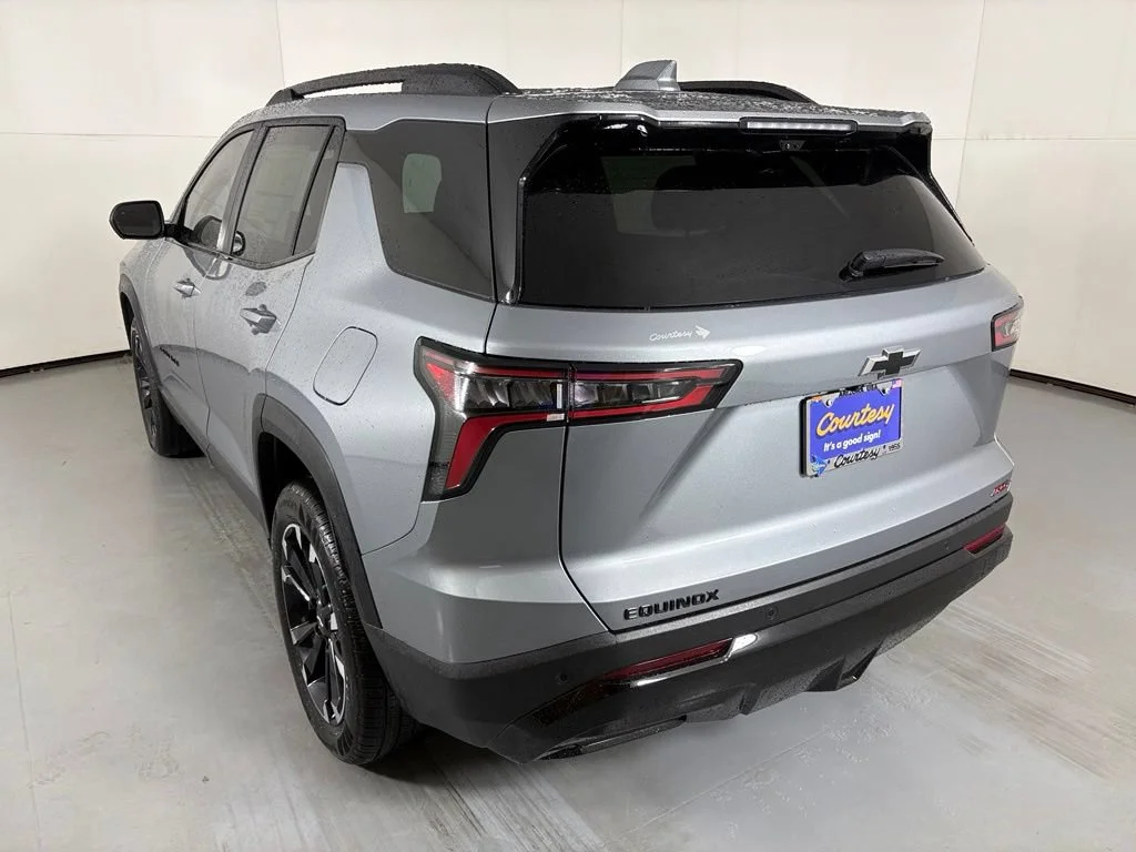 2027 Chevrolet Equinox RS - Photo 8