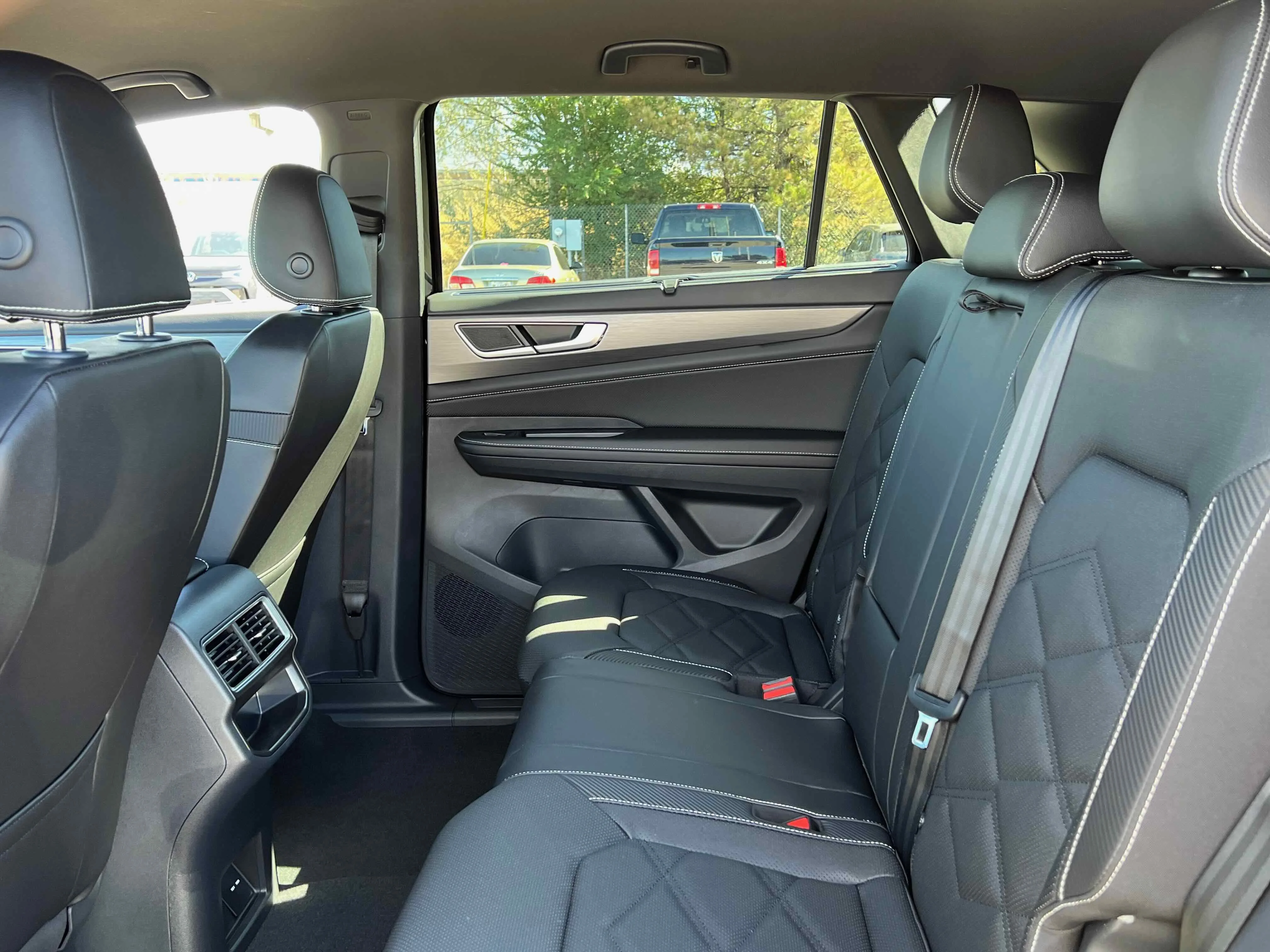 New 2026 Deep Black Volkswagen 2.0T SE w/Technology image 20