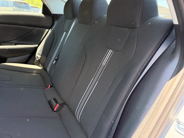 Used 2023 Silver Hyundai SEL image 10