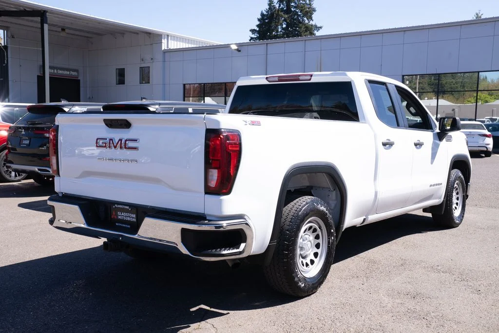 Used 2023 White GMC Pro image 7