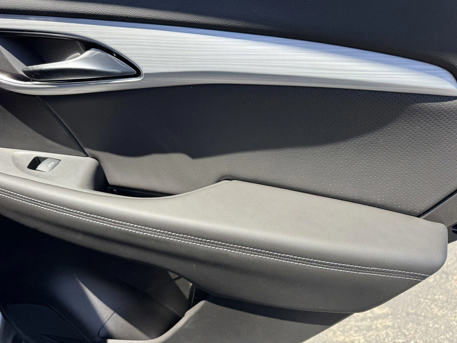 New 2026 Moonstone Gray Metallic Buick Avenir image 10
