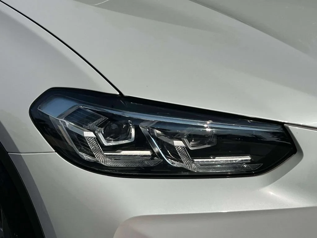 Used 2023 Mineral White Metallic BMW xDrive30i image 10