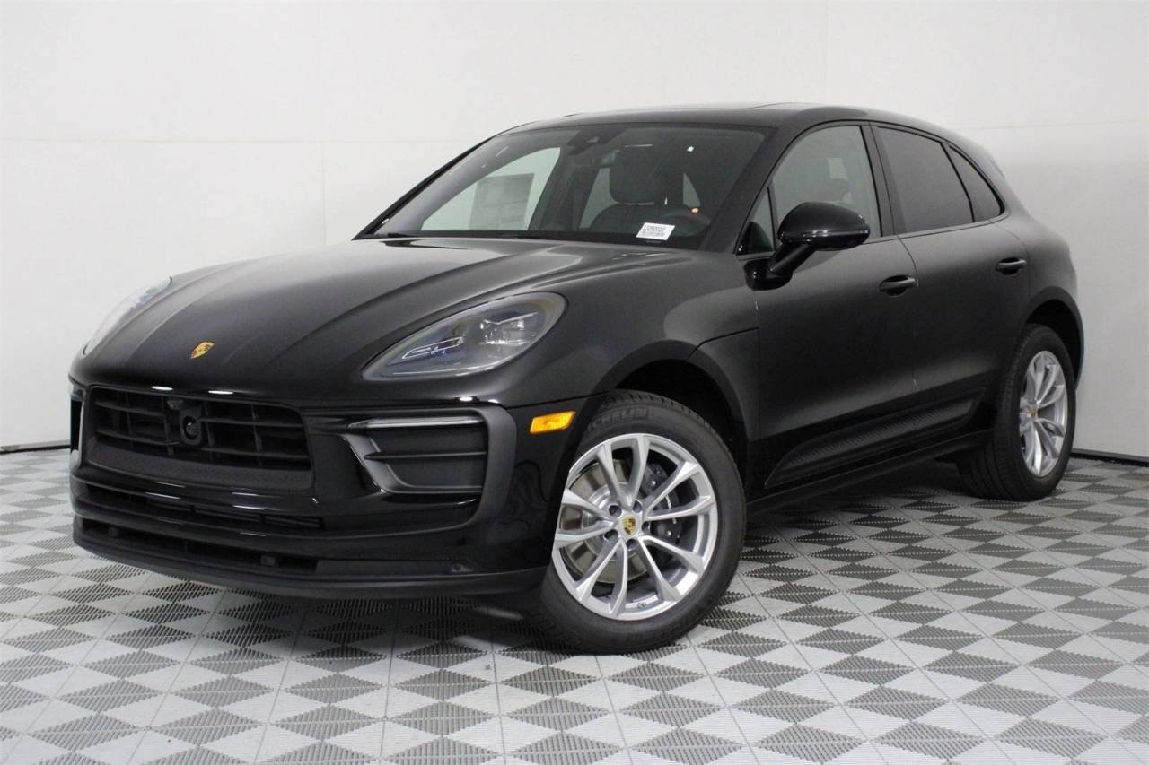 2026 Porsche Macan Base