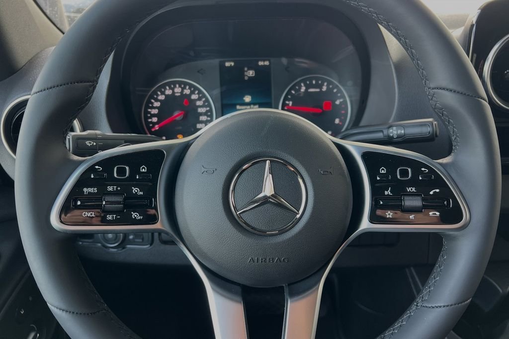 Used 2024 Silver Mercedes-Benz Cargo 170 WB image 23