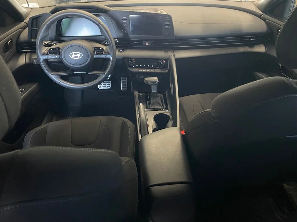 Used 2025 Gray Hyundai SEL Sport image 11