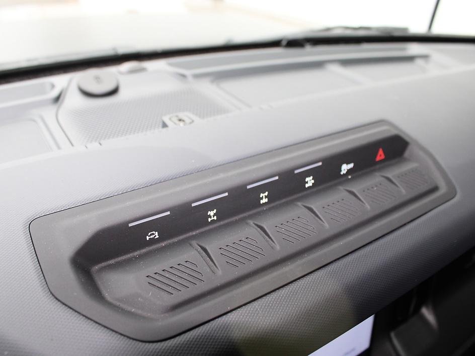 Used 2025 Gray Ford Badlands image 41