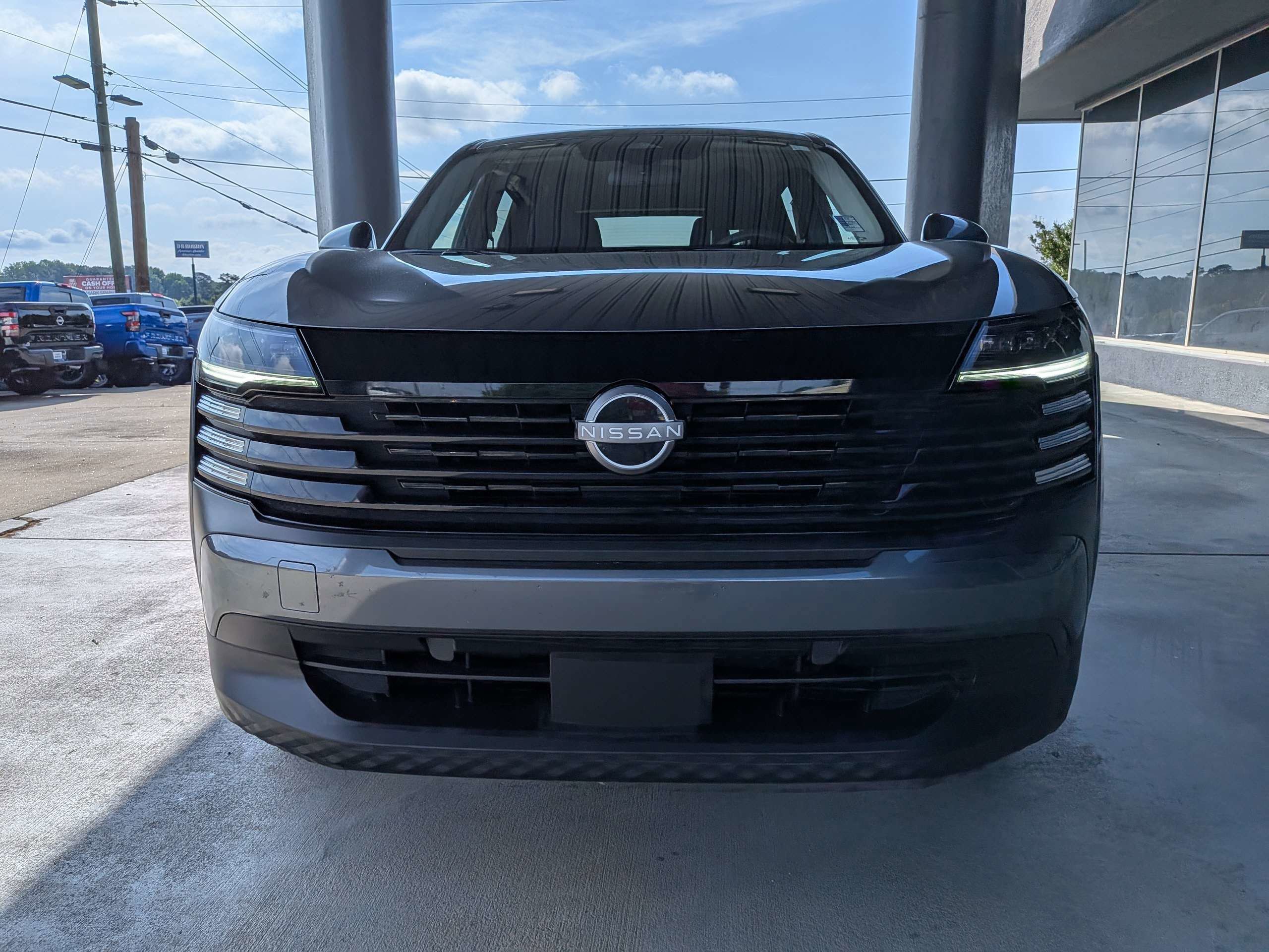 Used 2025 Gray Nissan SV image 7