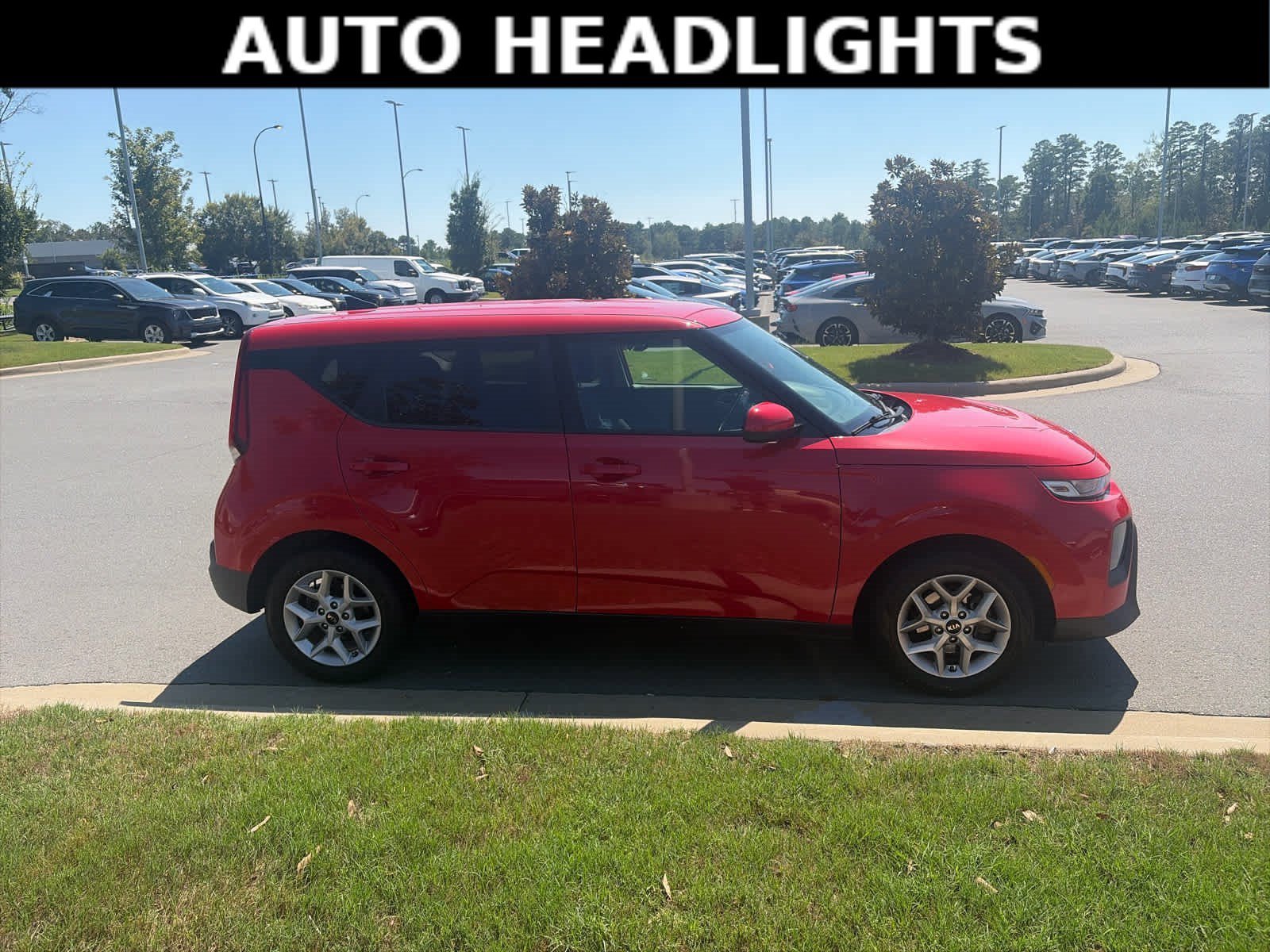 Used 2021 Inferno Red Kia S image 5