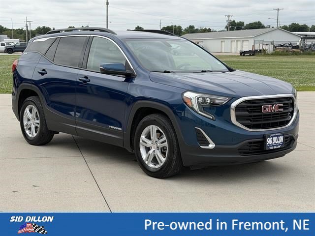 Used 2019 Blue Emerald Metallic GMC SLE image 2