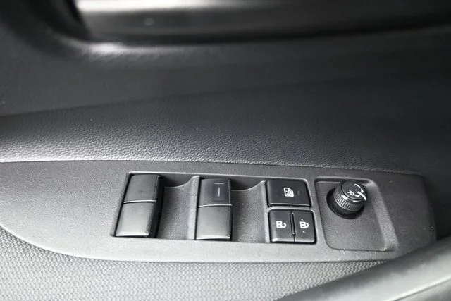 2025 Toyota Corolla LE - Photo 14