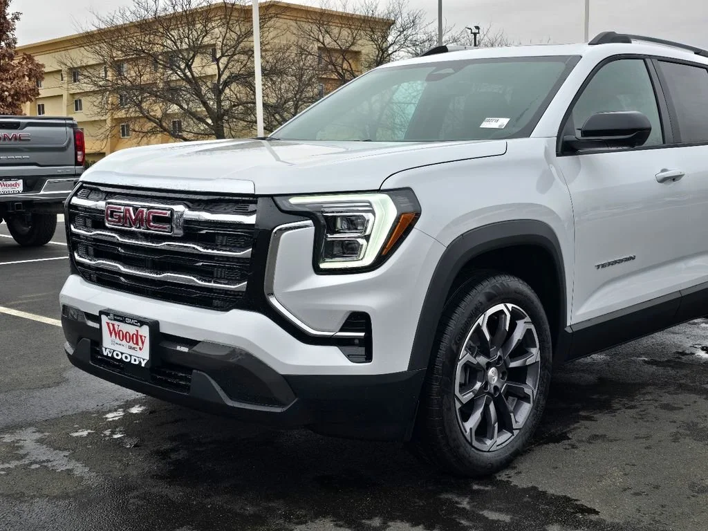 New 2026 Summit White GMC Elevation image 12