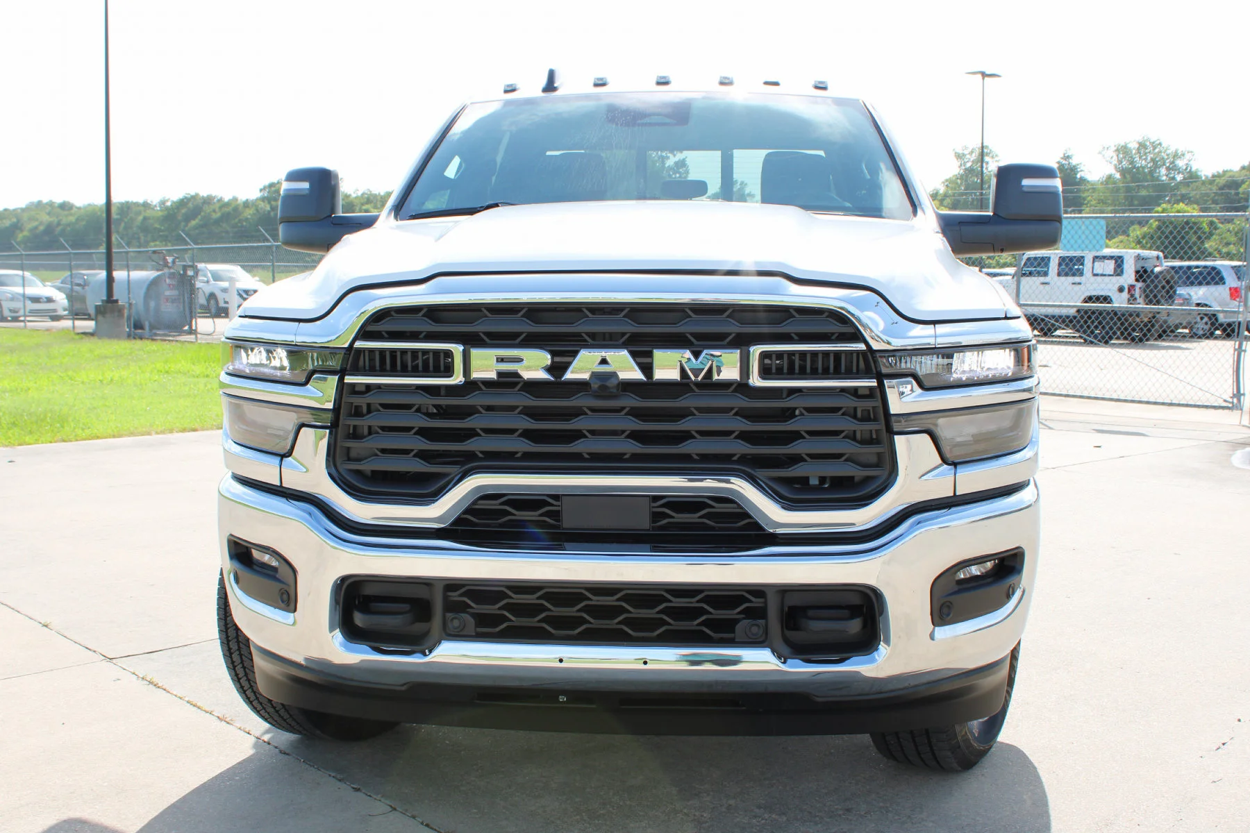 New 2026 Bright White Clear-Coat Exterior Paint RAM Tradesman image 29