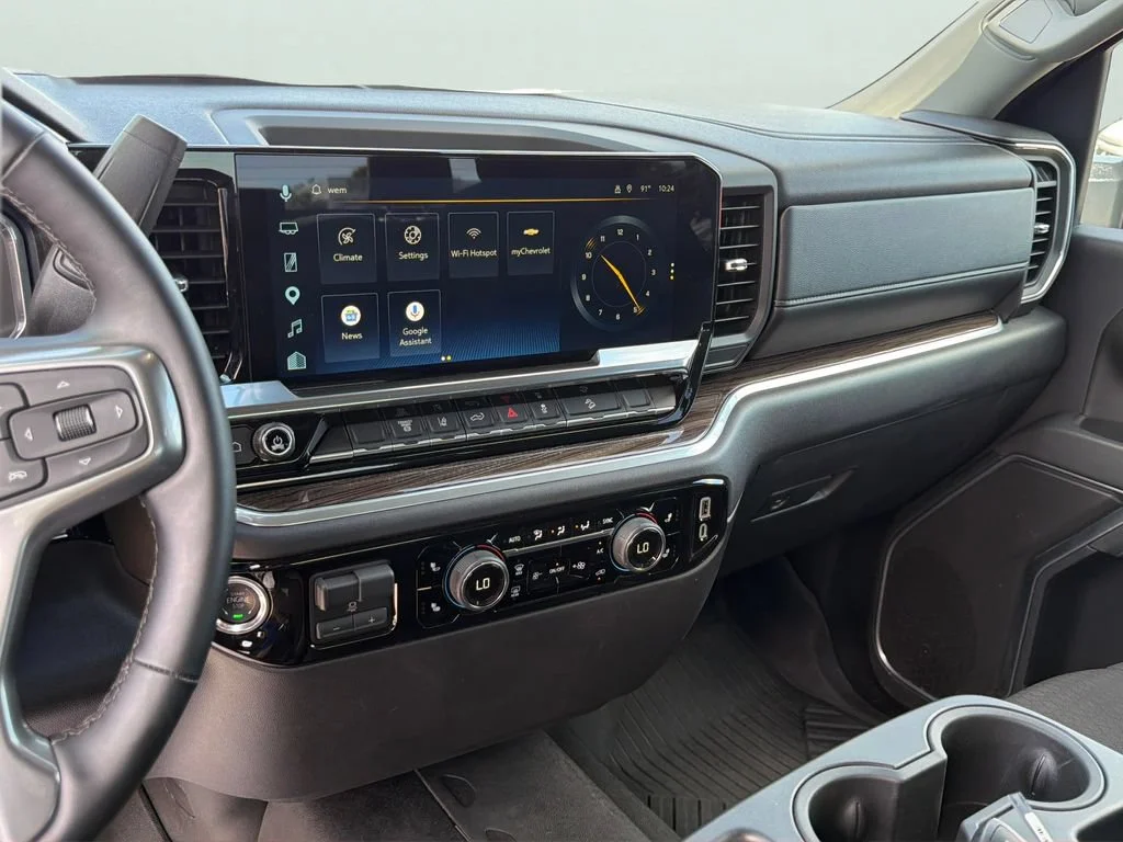 Used 2026 Summit White Chevrolet LT image 36