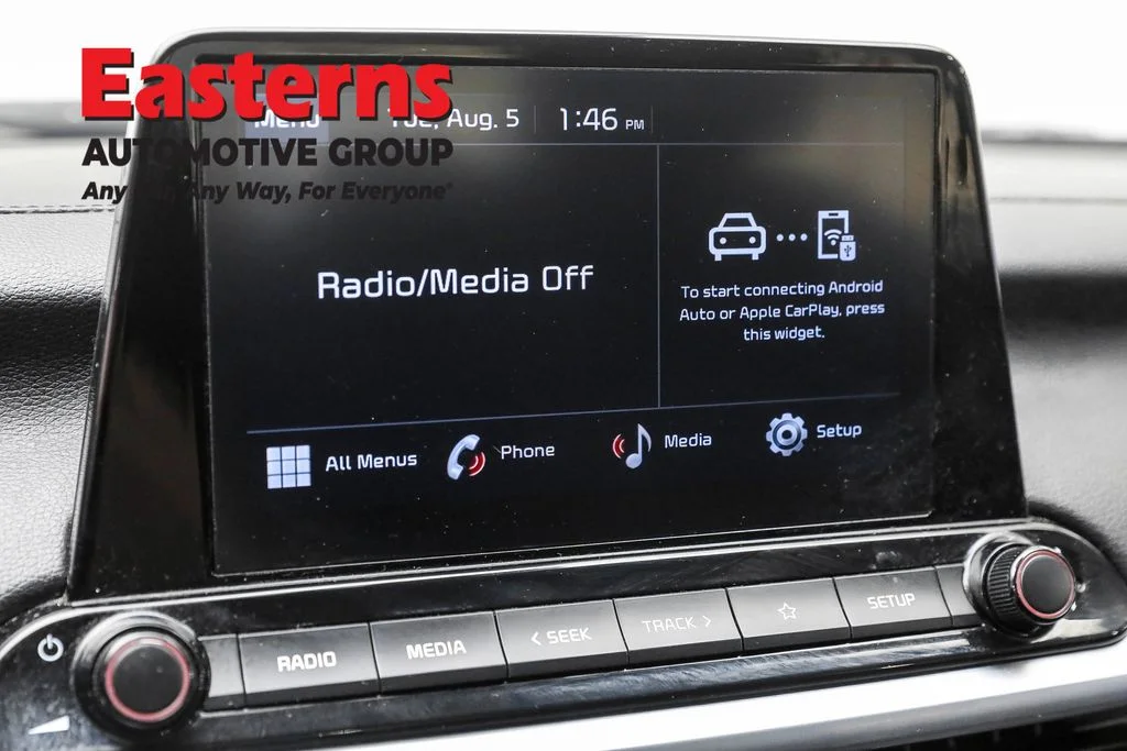Used 2022 White Kia LXS image 19