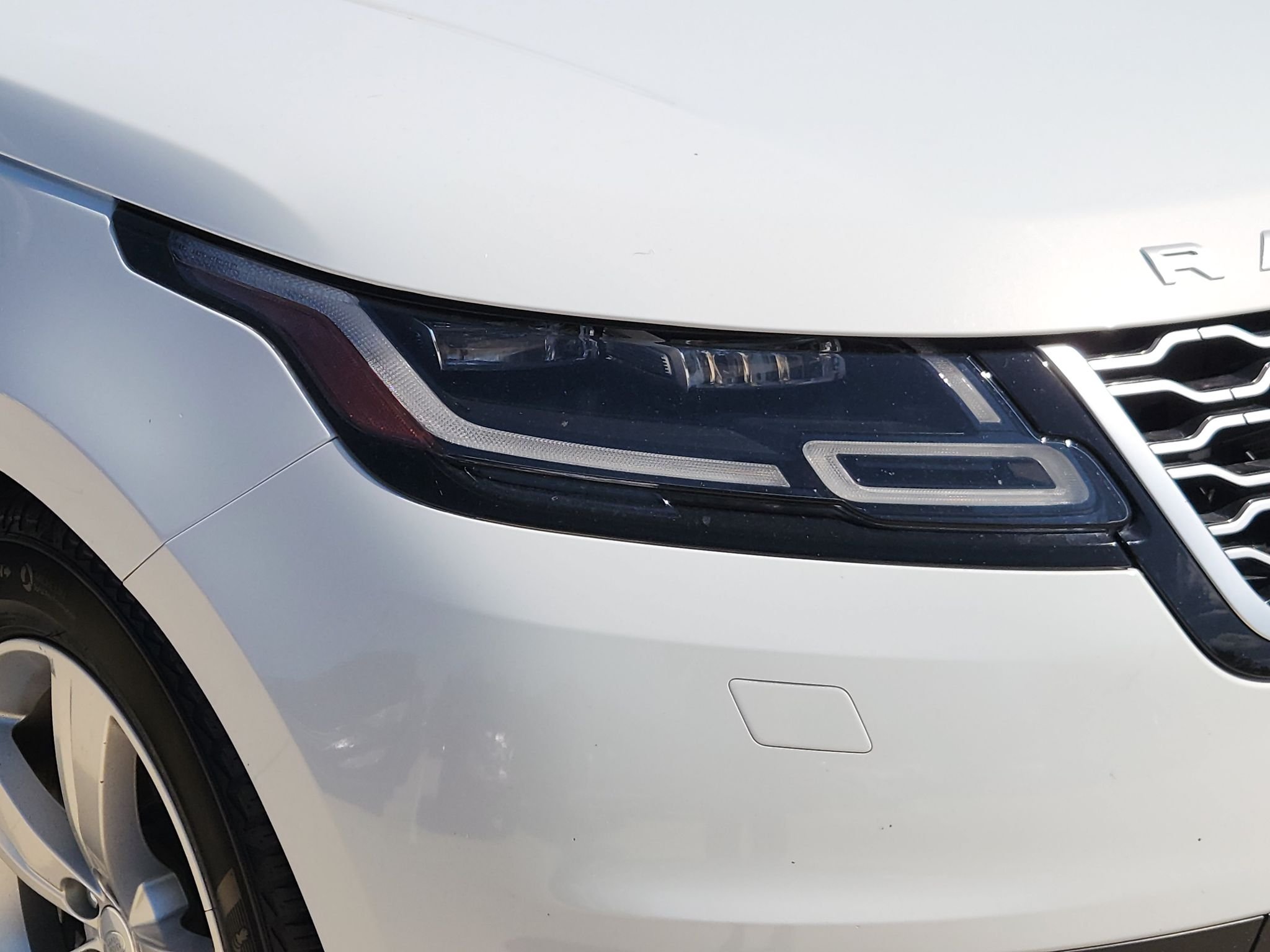 Used 2018 Fuji White Land Rover S image 10
