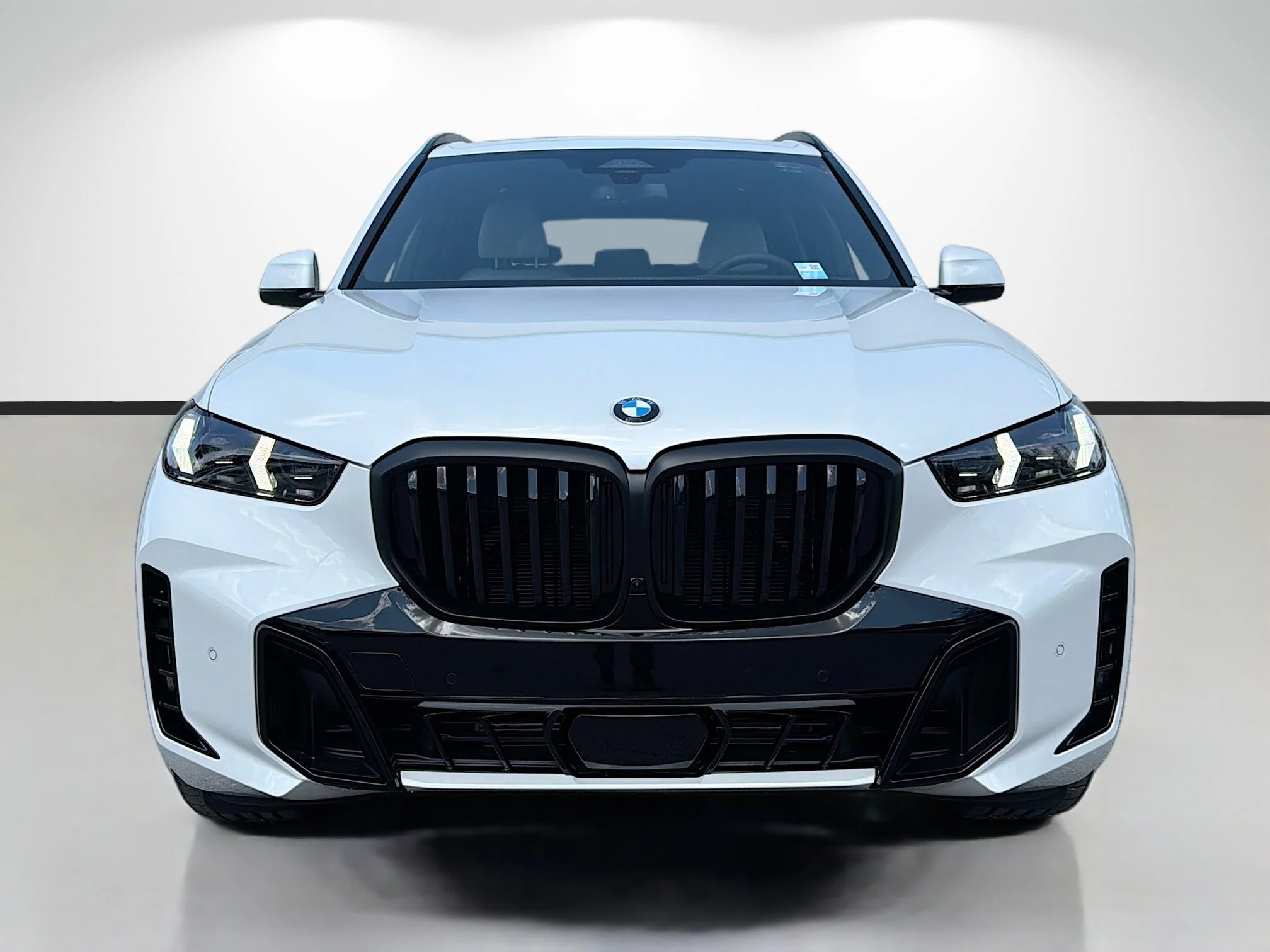 New 2026 Mineral White Metallic BMW xDrive40i image 8