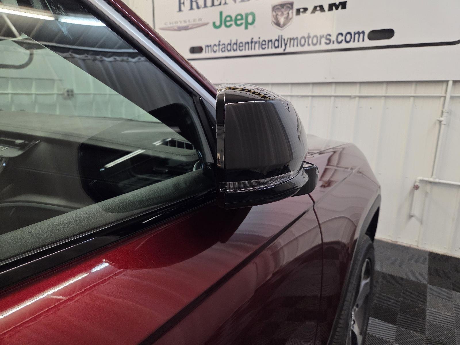 New 2026 Velvet Red Pearl-Coat Exterior Paint Jeep Limited image 45