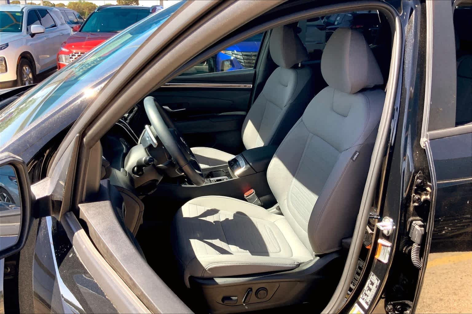 Used 2023 Phantom Black Hyundai SEL Premium image 8