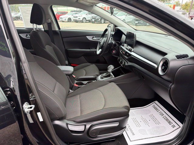 Used 2022 Aurora Black Kia LXS image 22