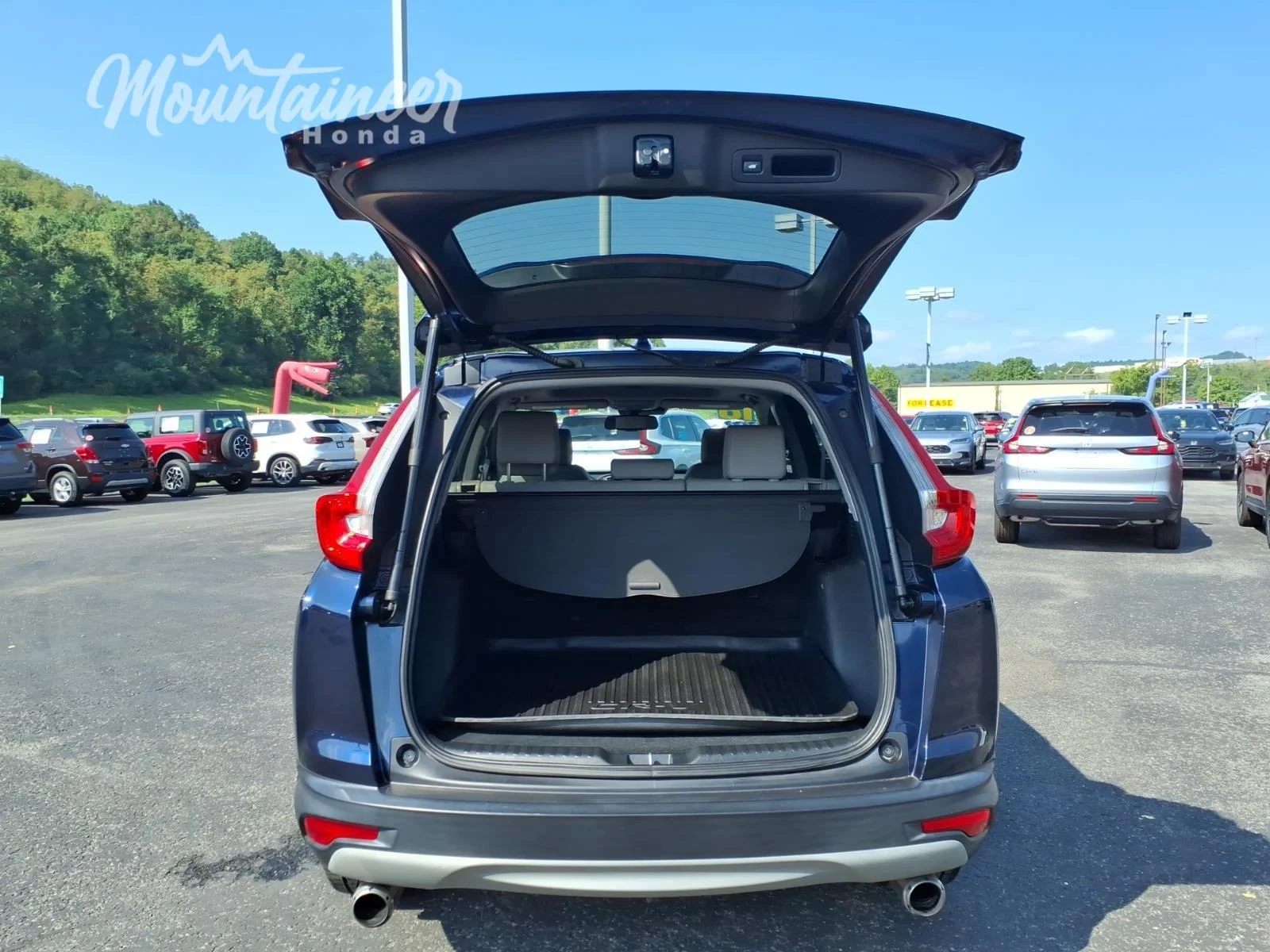 Used 2018 Obsidian Blue Pearl Honda EX-L image 21